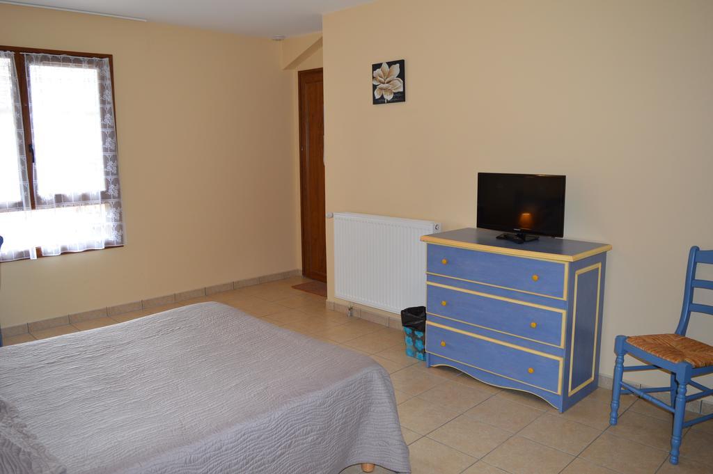 Côté Midi Chambre d'hôte Chaneins Extérieur photo